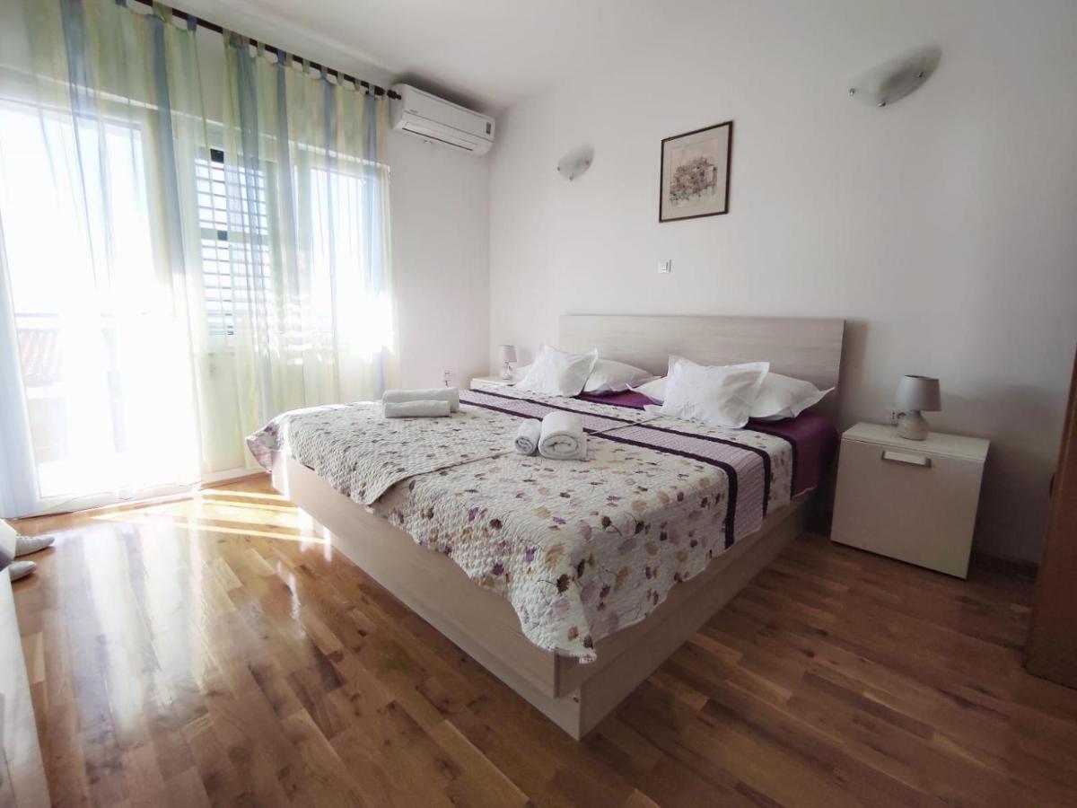 Apartments De La Marina Makarska Kültér fotó