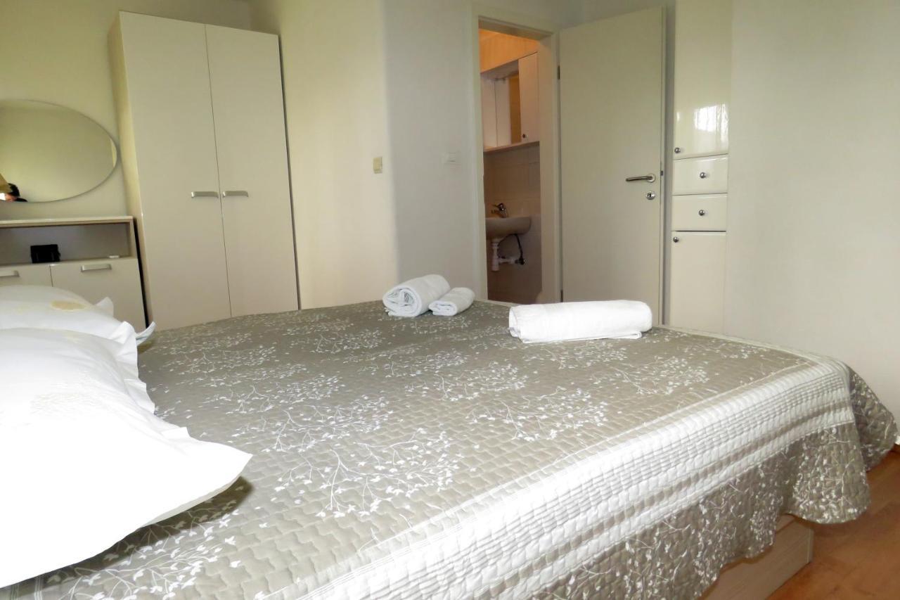 Apartments De La Marina Makarska Kültér fotó