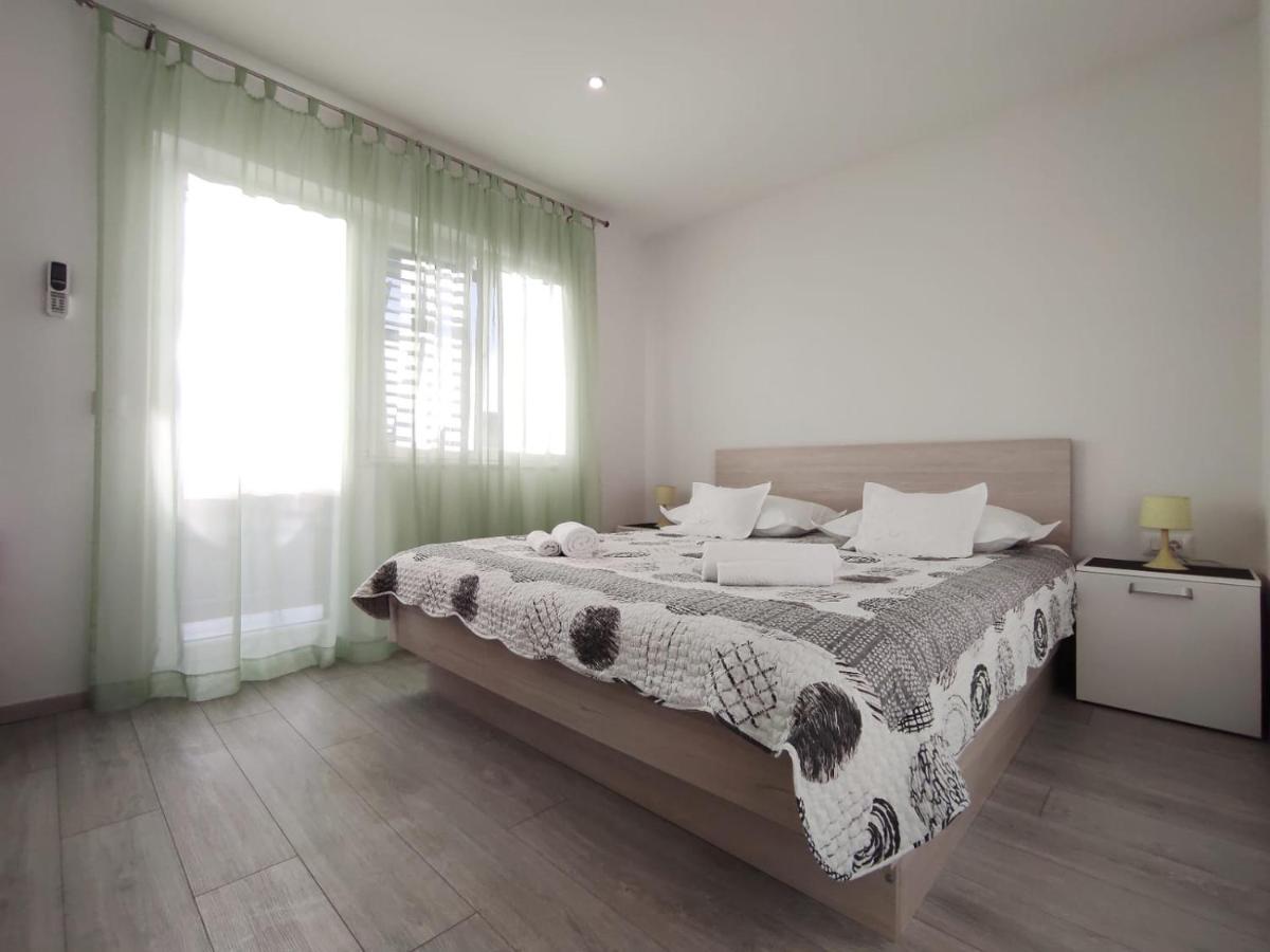 Apartments De La Marina Makarska Kültér fotó