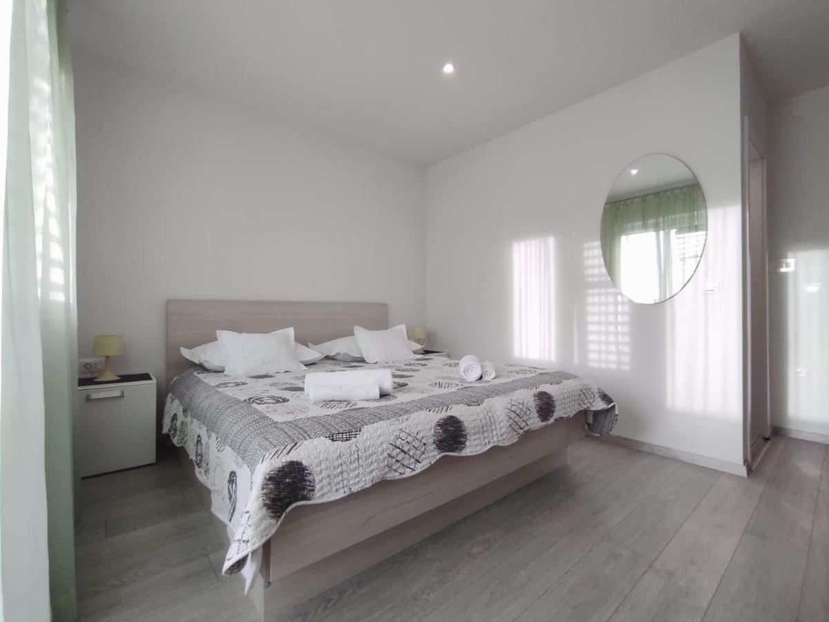 Apartments De La Marina Makarska Kültér fotó